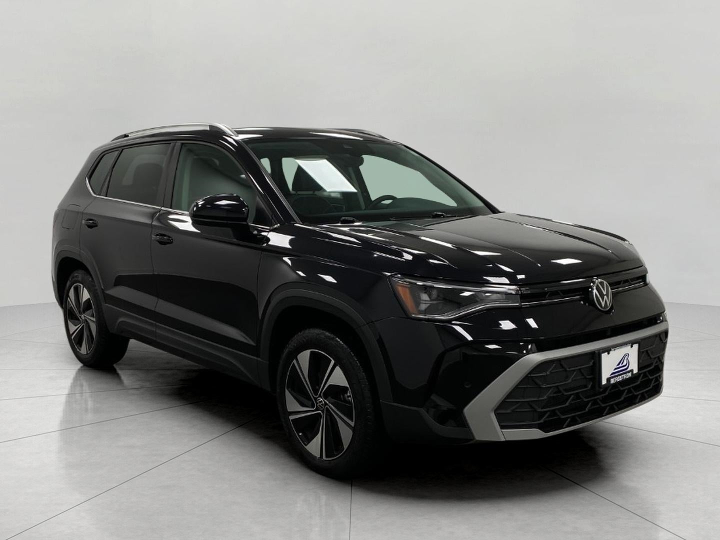 2025 Volkswagen Taos 1.5T SE 4Motion's photo