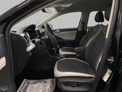 2025 Volkswagen Taos SE 4MOTION