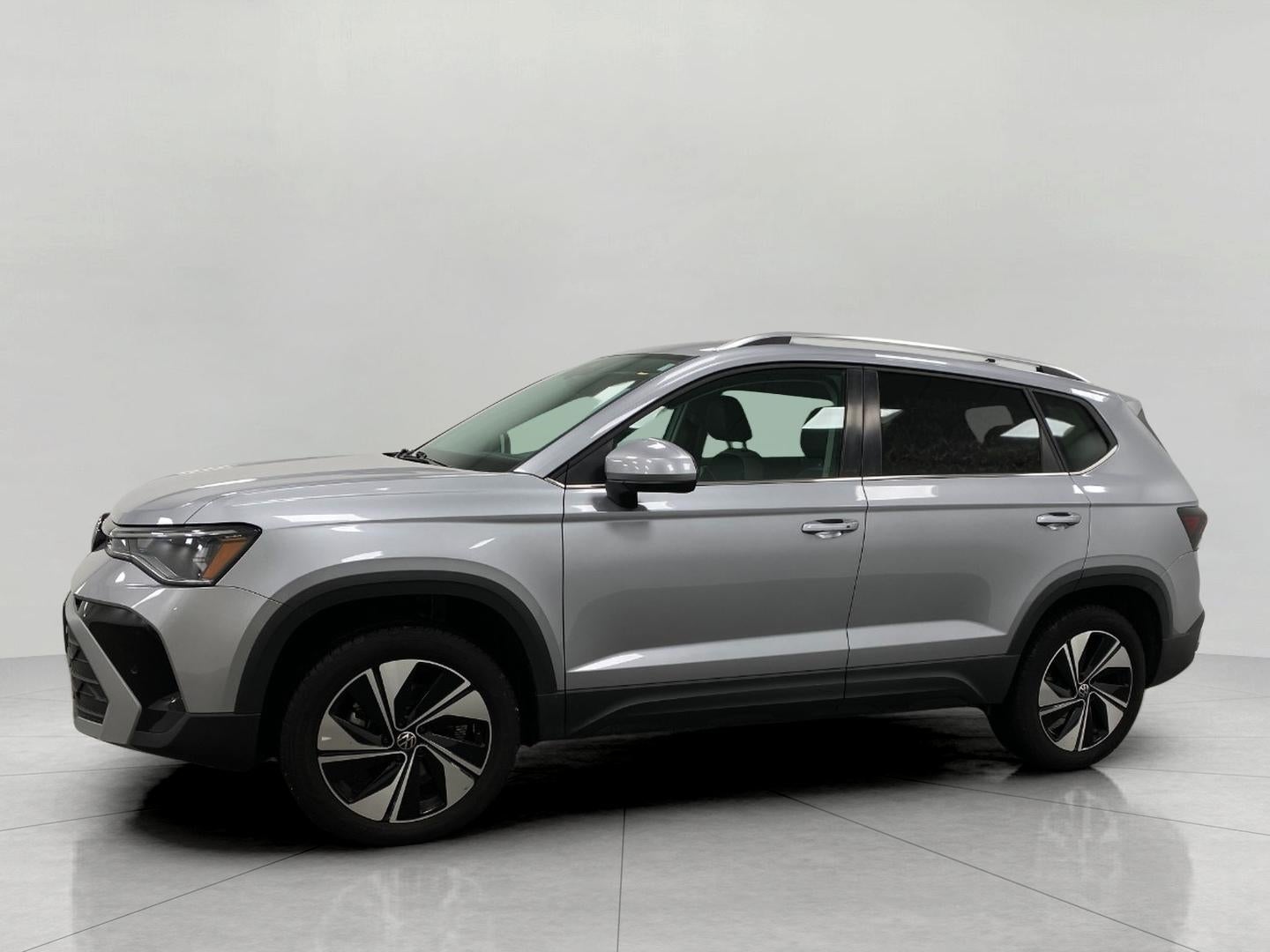 2025 Volkswagen Taos SE 4MOTION