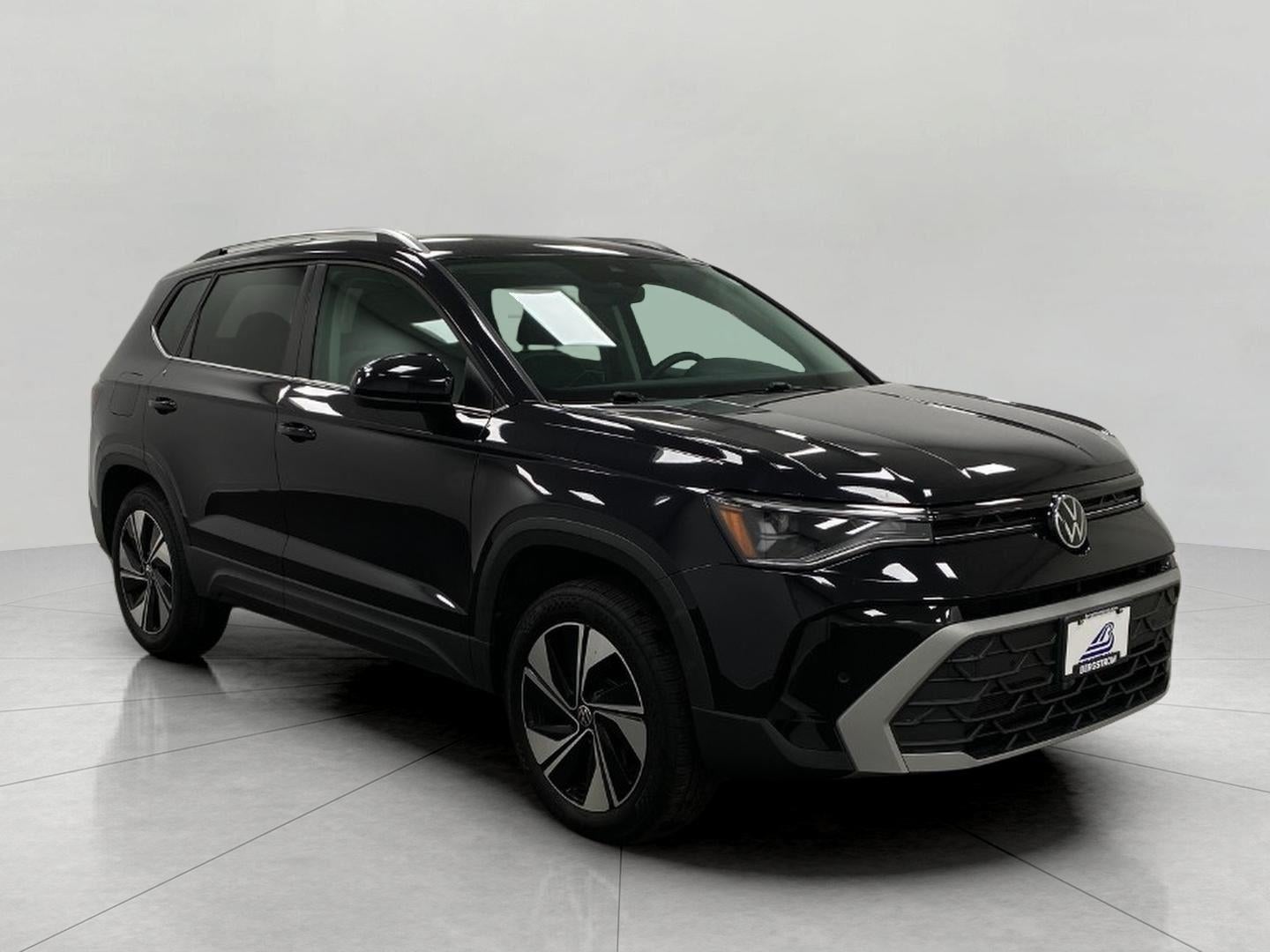 2025 Volkswagen Taos SE 4MOTION