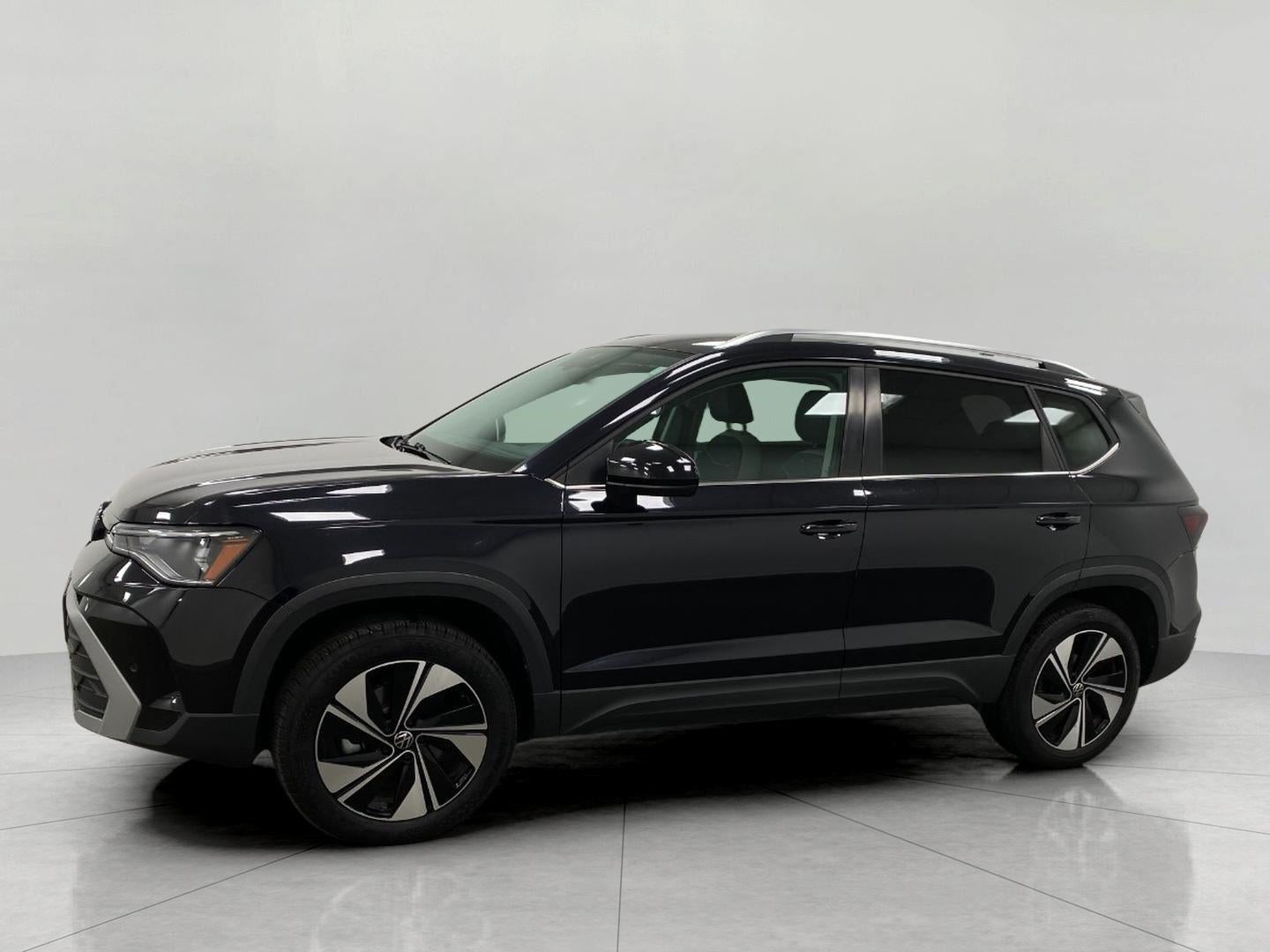 2025 Volkswagen Taos SE 4MOTION