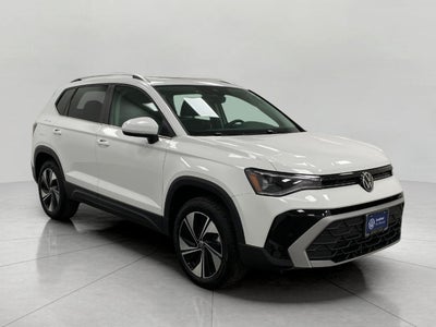 2025 Volkswagen Taos SE 4MOTION