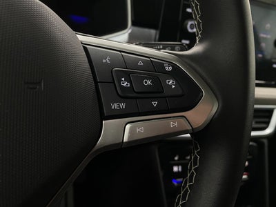 2025 Volkswagen Taos SE 4MOTION