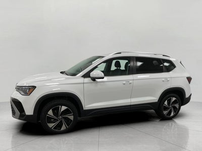 2025 Volkswagen Taos SE 4MOTION