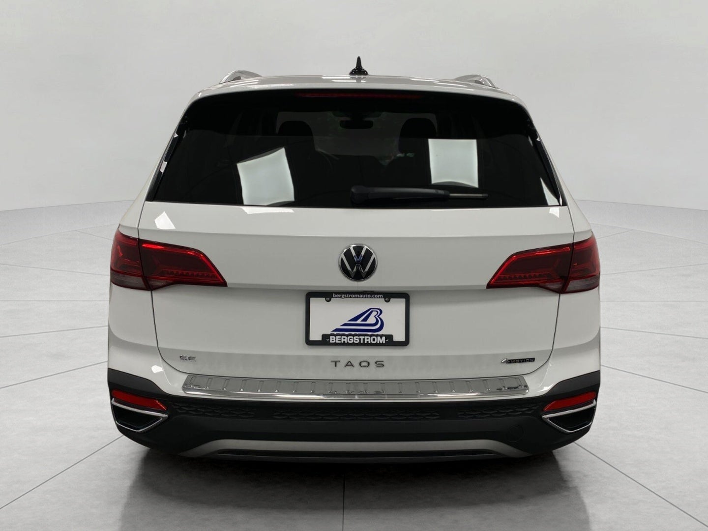 2023 Volkswagen Taos SE 4MOTION