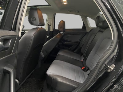 2025 Volkswagen Jetta SE Auto