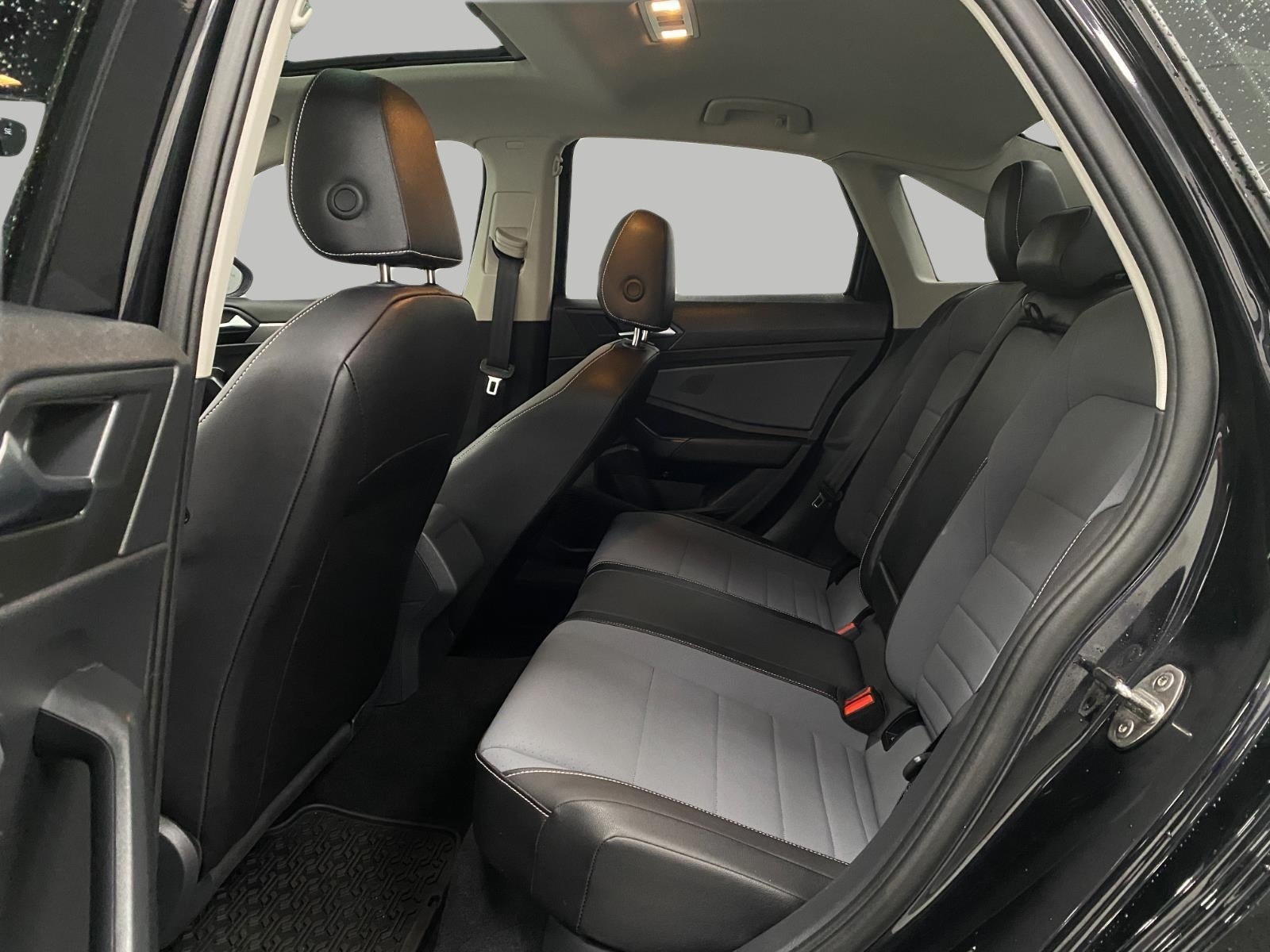 2025 Volkswagen Jetta SE Auto