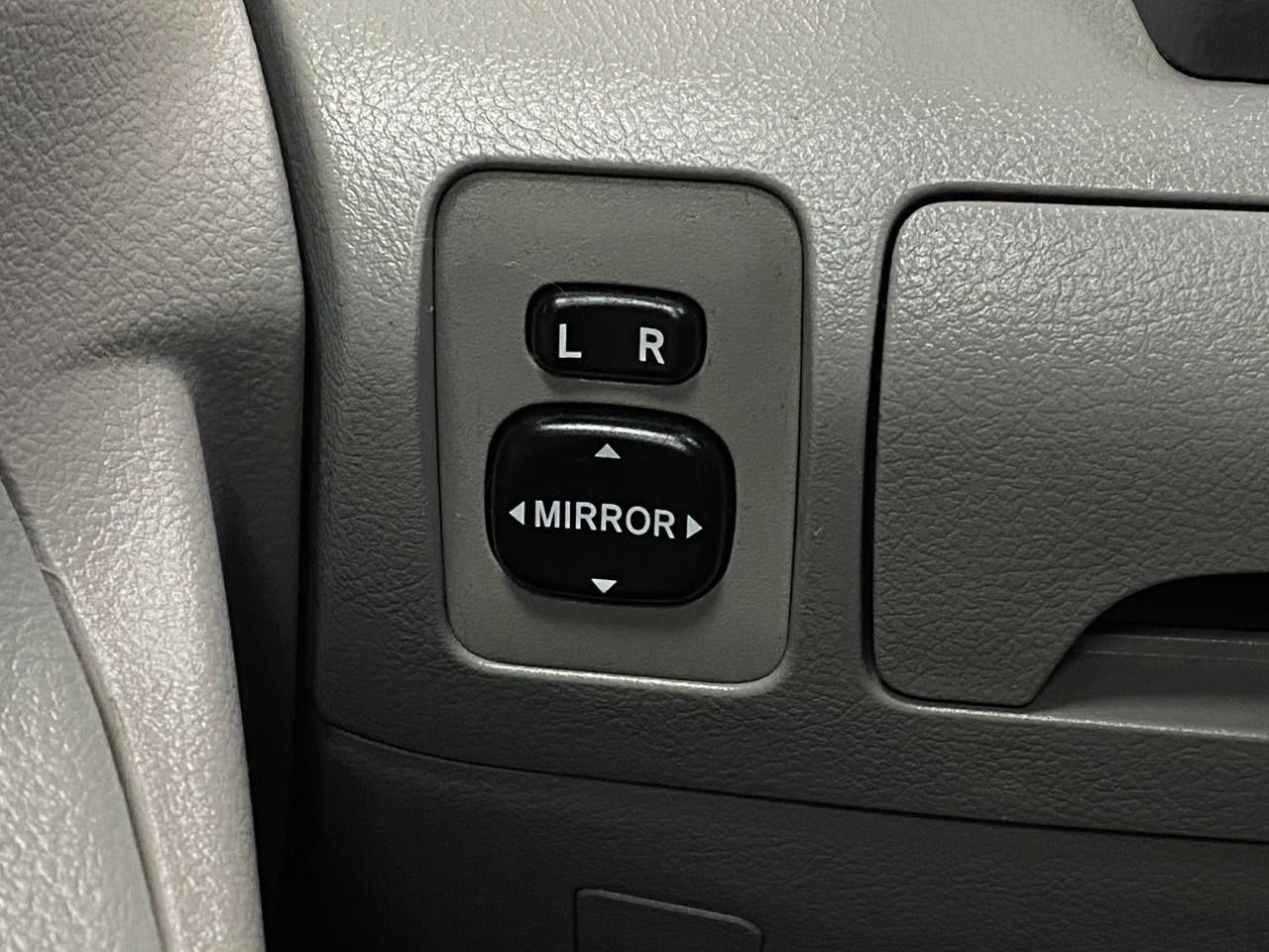 2009 Toyota Camry 4dr Sdn I4 Auto LE