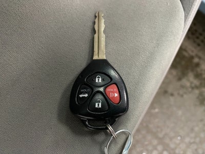 2009 Toyota Camry 4dr Sdn I4 Auto LE