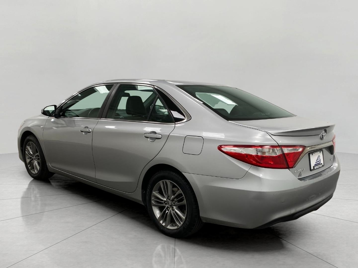 2015 Toyota Camry 4dr Sdn I4 Auto SE