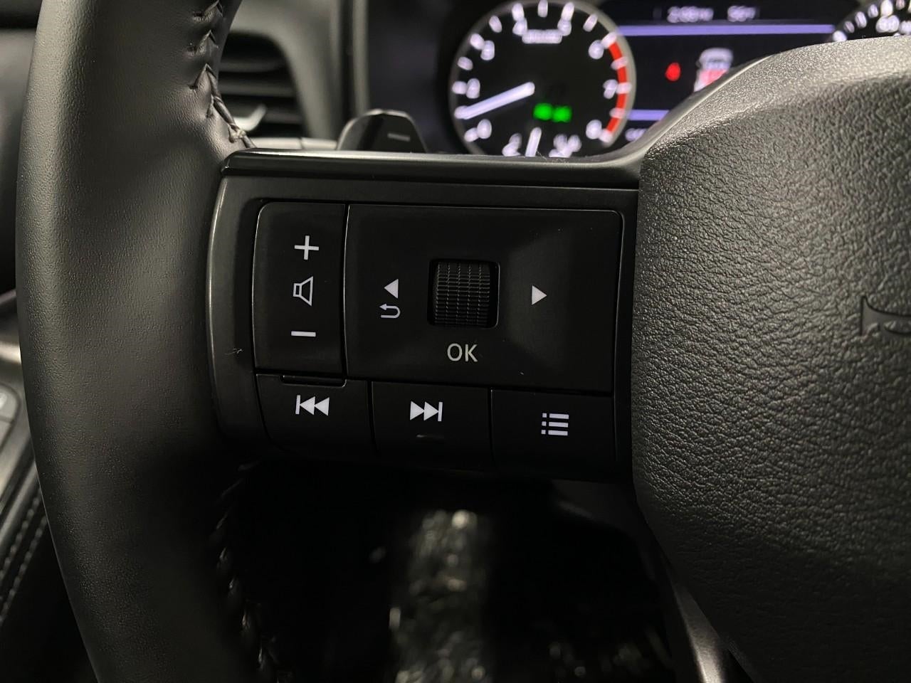 2025 Nissan Rogue AWD SV
