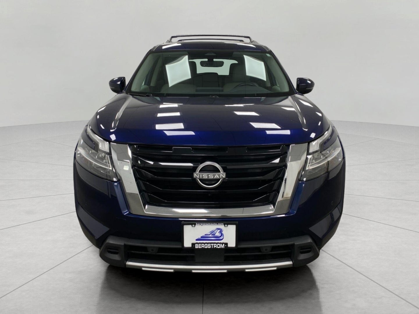 2023 Nissan Pathfinder SL 4WD