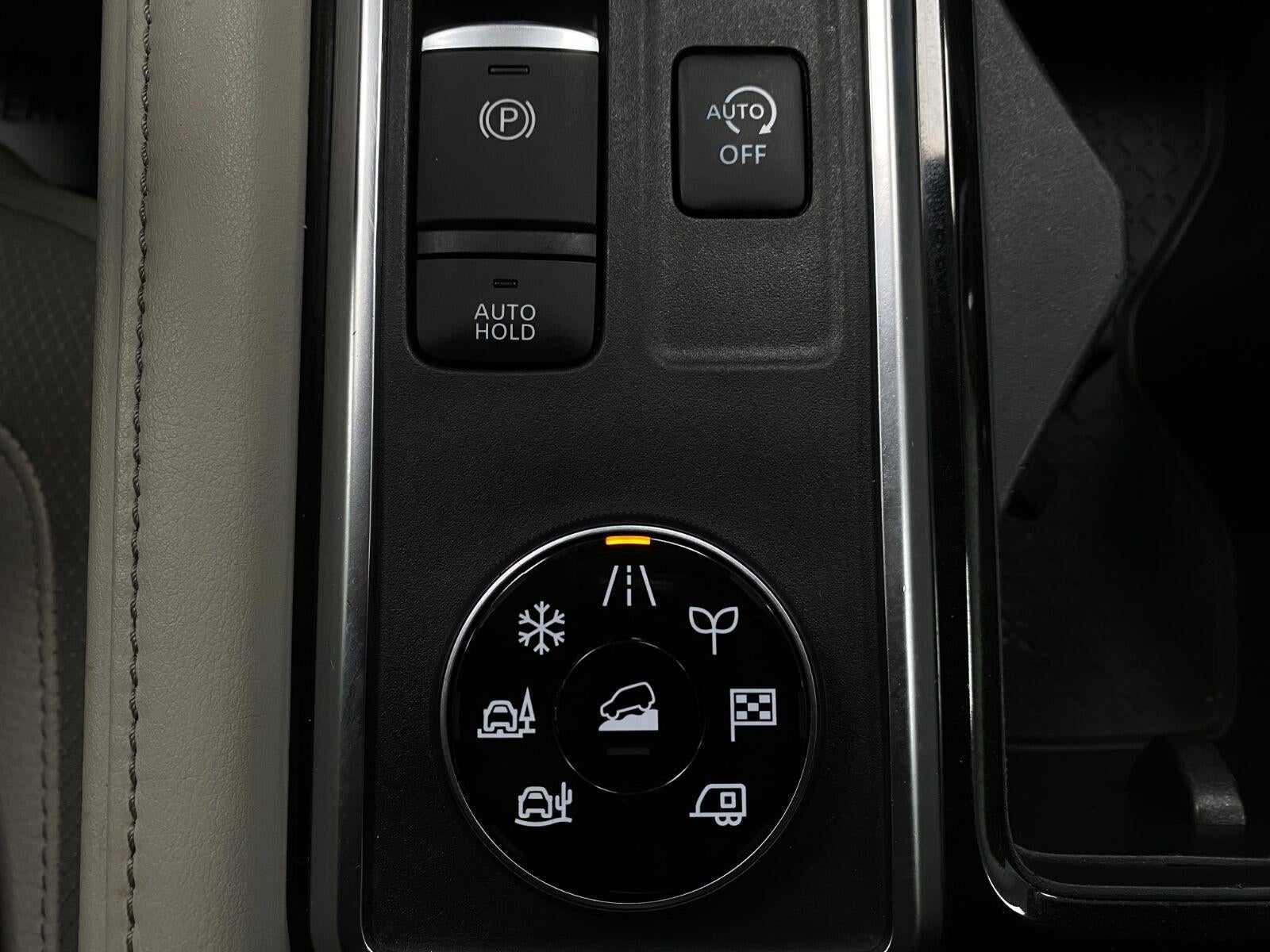2023 Nissan Pathfinder SL 4WD