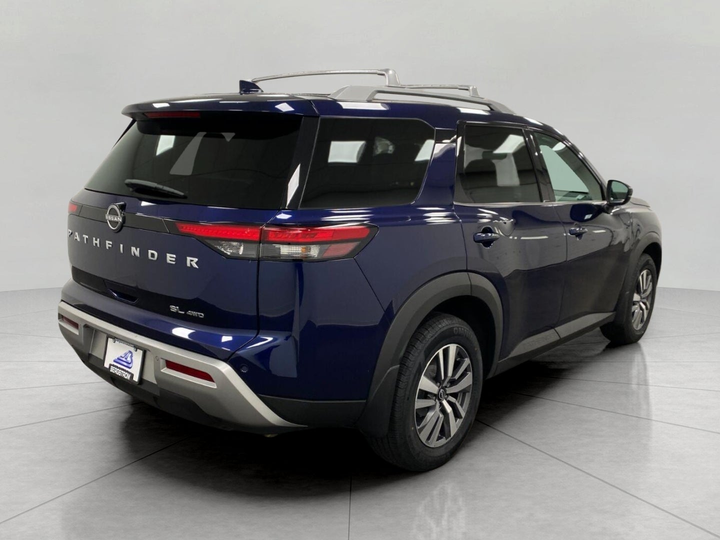 2023 Nissan Pathfinder SL 4WD