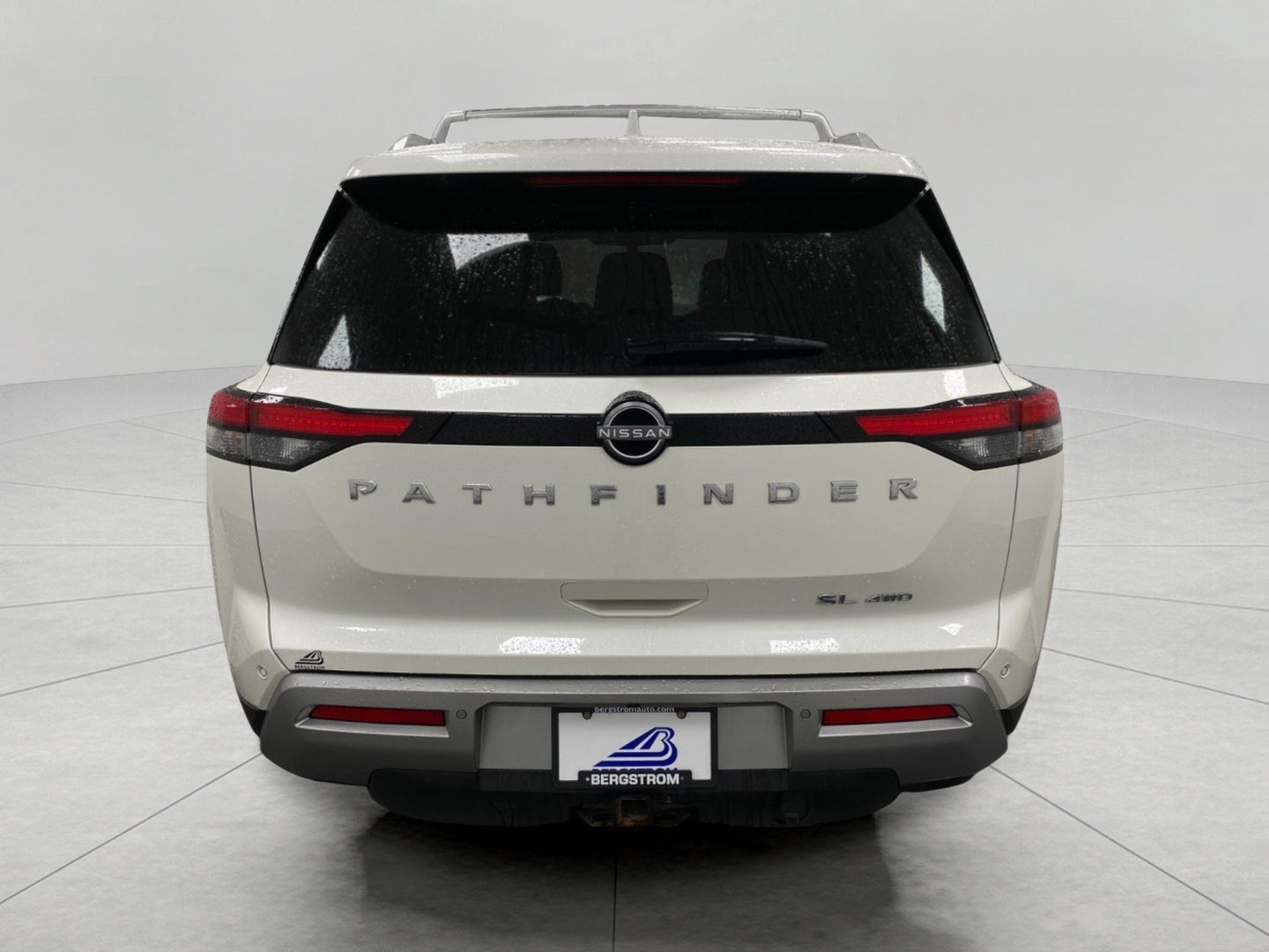 2022 Nissan Pathfinder SL 4WD