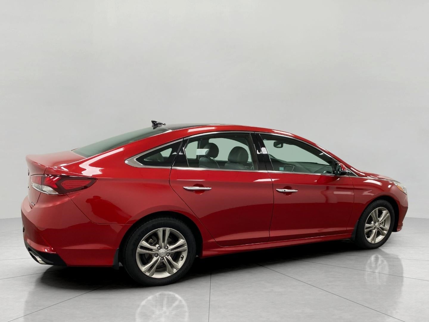 Used 2019 Hyundai Sonata Limited with VIN 5NPE34AF1KH812727 for sale in Appleton, WI