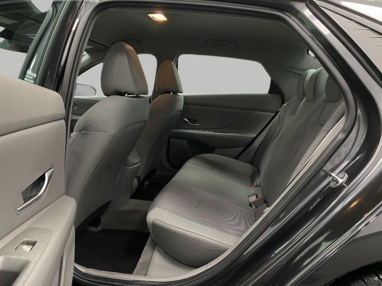 2023 Hyundai ELANTRA SE IVT