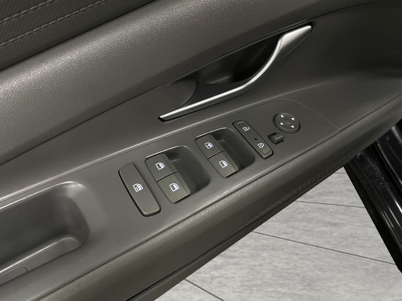 2023 Hyundai ELANTRA SE IVT