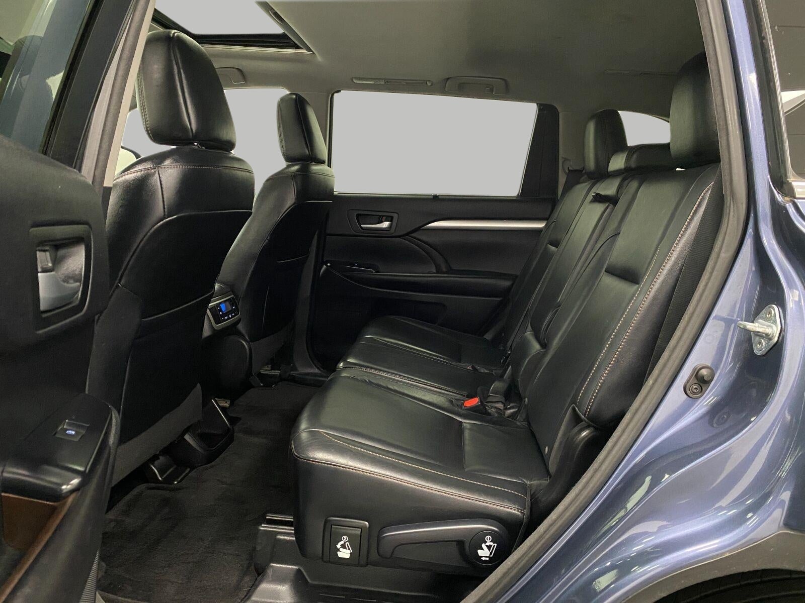 2016 Toyota Highlander AWD 4dr V6 XLE