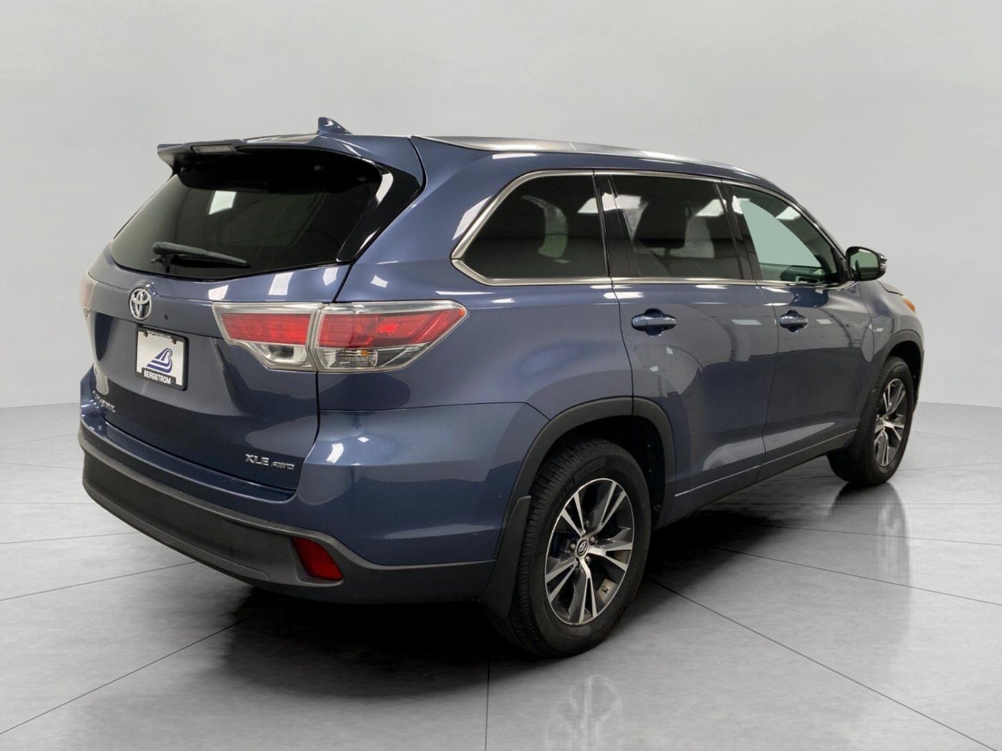 2016 Toyota Highlander AWD 4dr V6 XLE