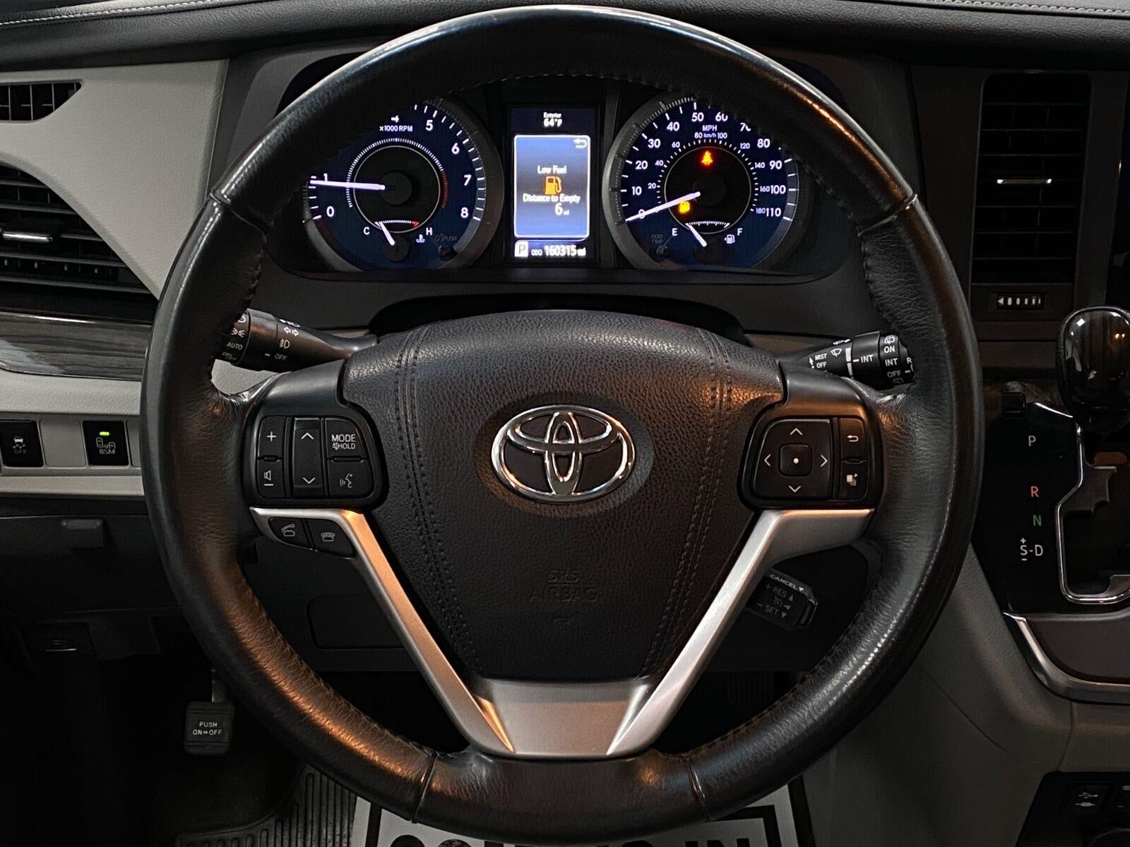 2016 Toyota SIENNA XLE 8-PASSENGER