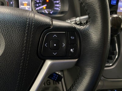 2016 Toyota SIENNA XLE 8-PASSENGER