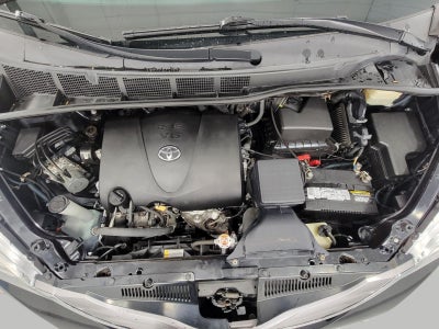 2017 Toyota Sienna XLE Premium FWD 8-Passenger