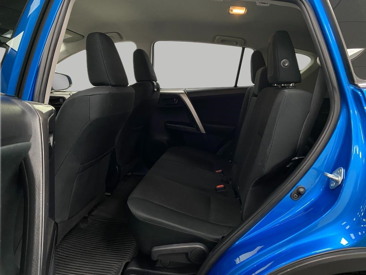 2018 Toyota RAV4 LE AWD
