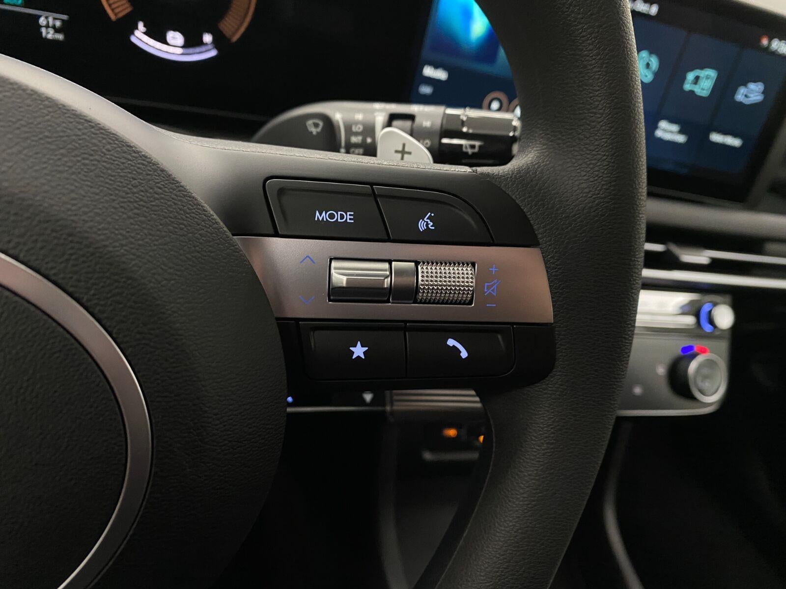 2026 Hyundai TUCSON HYBRID SEL AWD