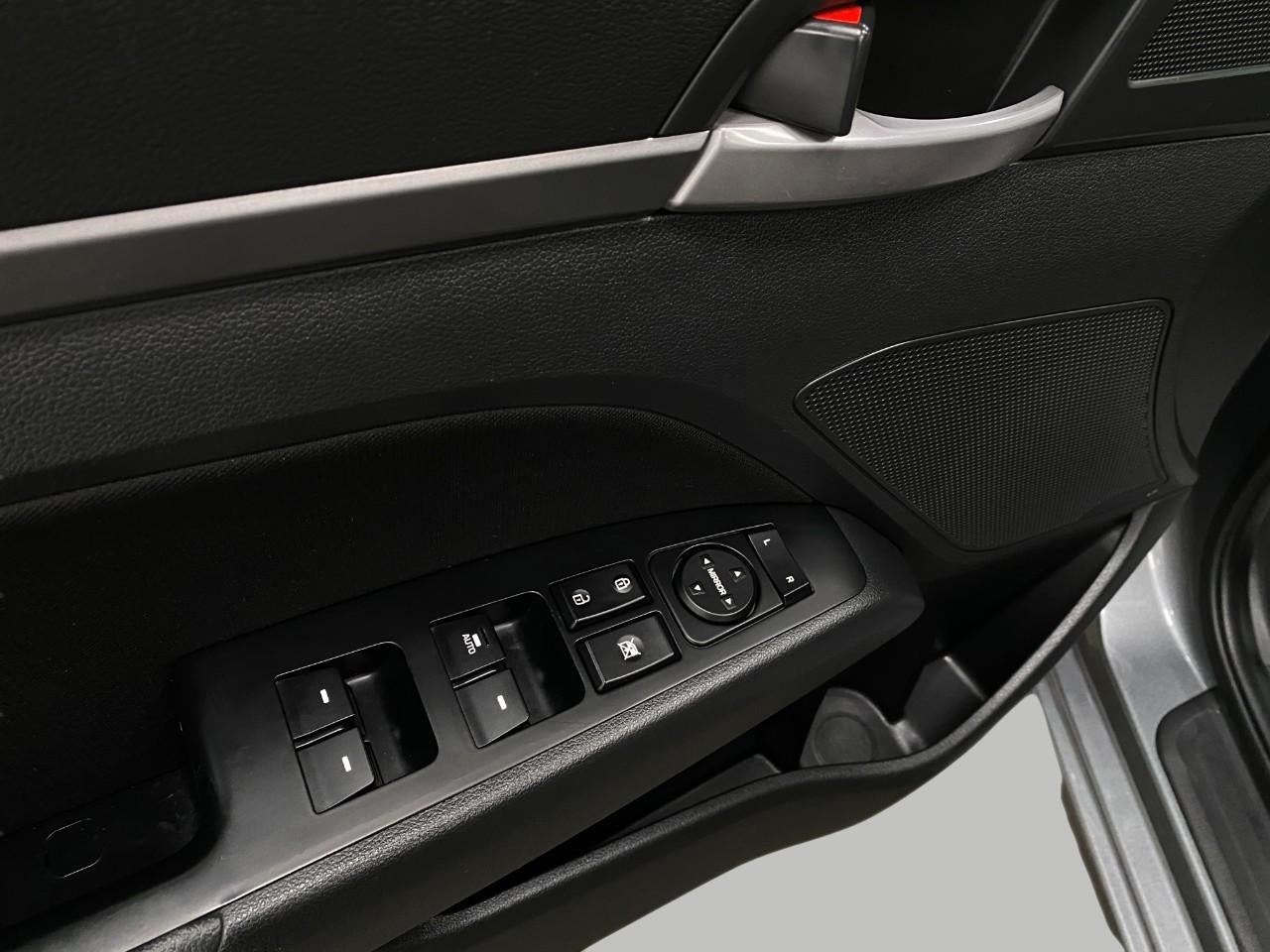 2017 Hyundai ELANTRA Value Edition 2.0L Auto