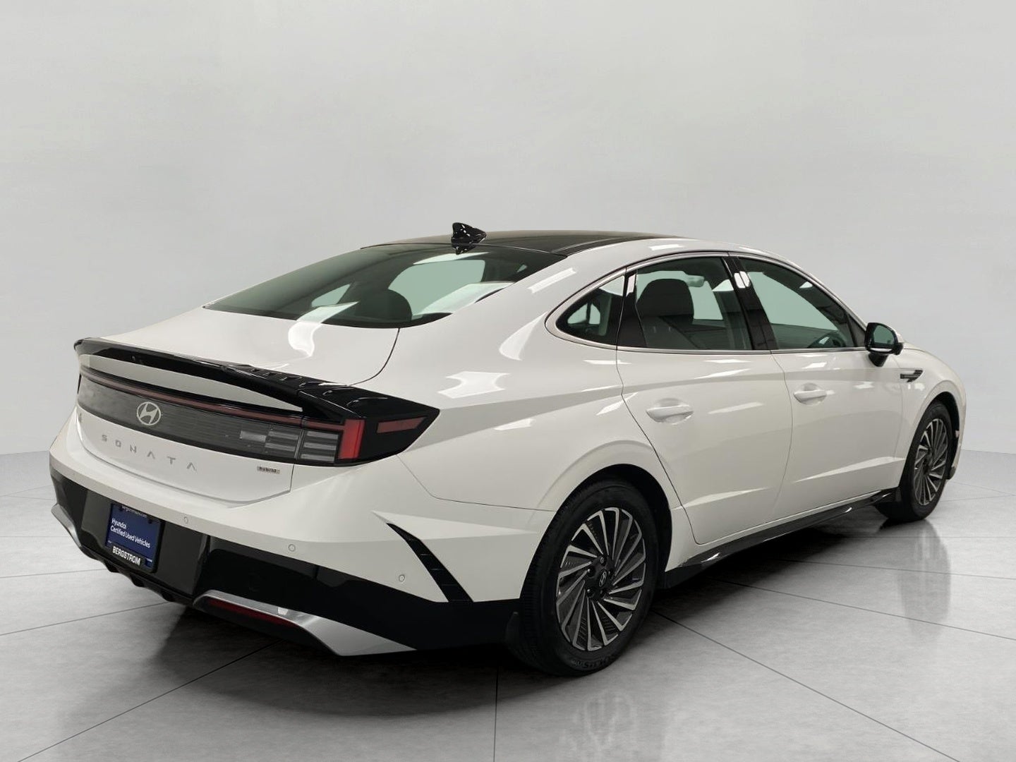 2025 Hyundai SONATA HYBRID Limited FWD