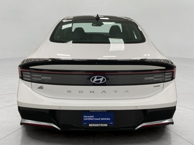2025 Hyundai SONATA HYBRID Limited FWD
