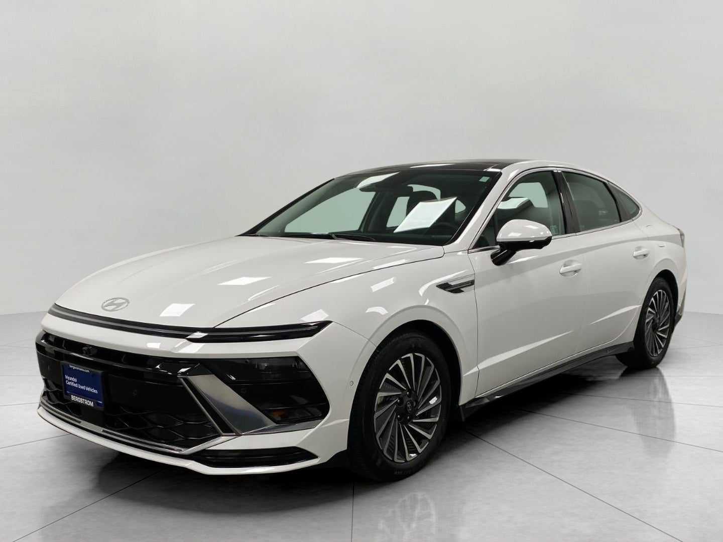 2025 Hyundai SONATA HYBRID Limited FWD