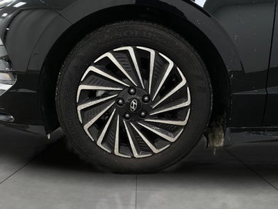 2025 Hyundai SONATA HYBRID Limited FWD