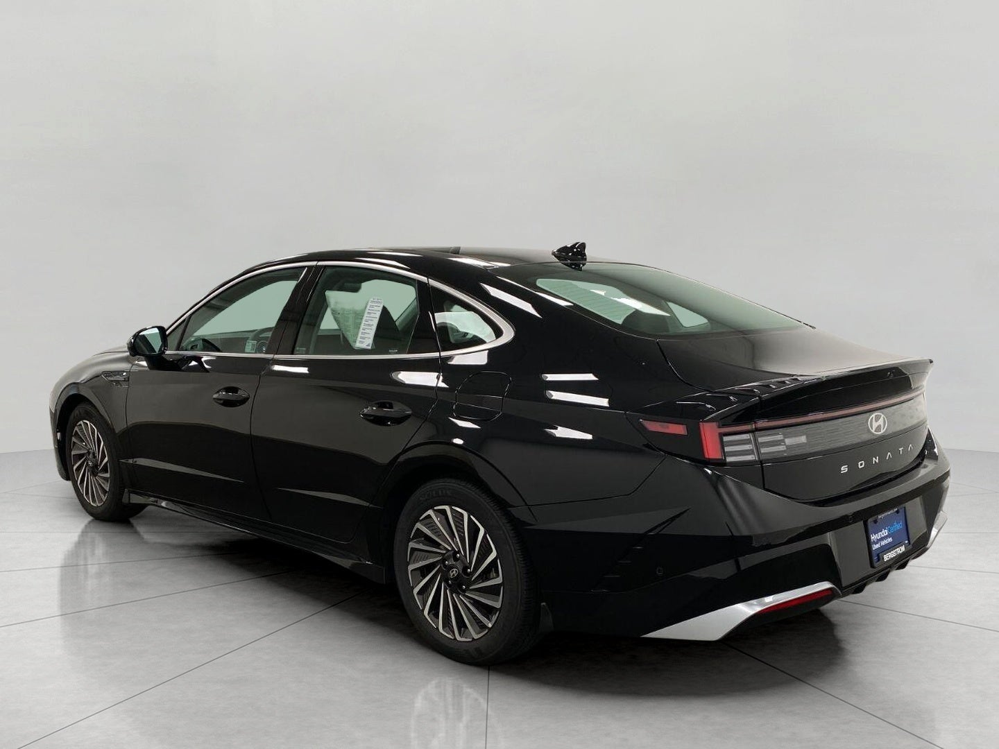 2025 Hyundai SONATA HYBRID Limited FWD