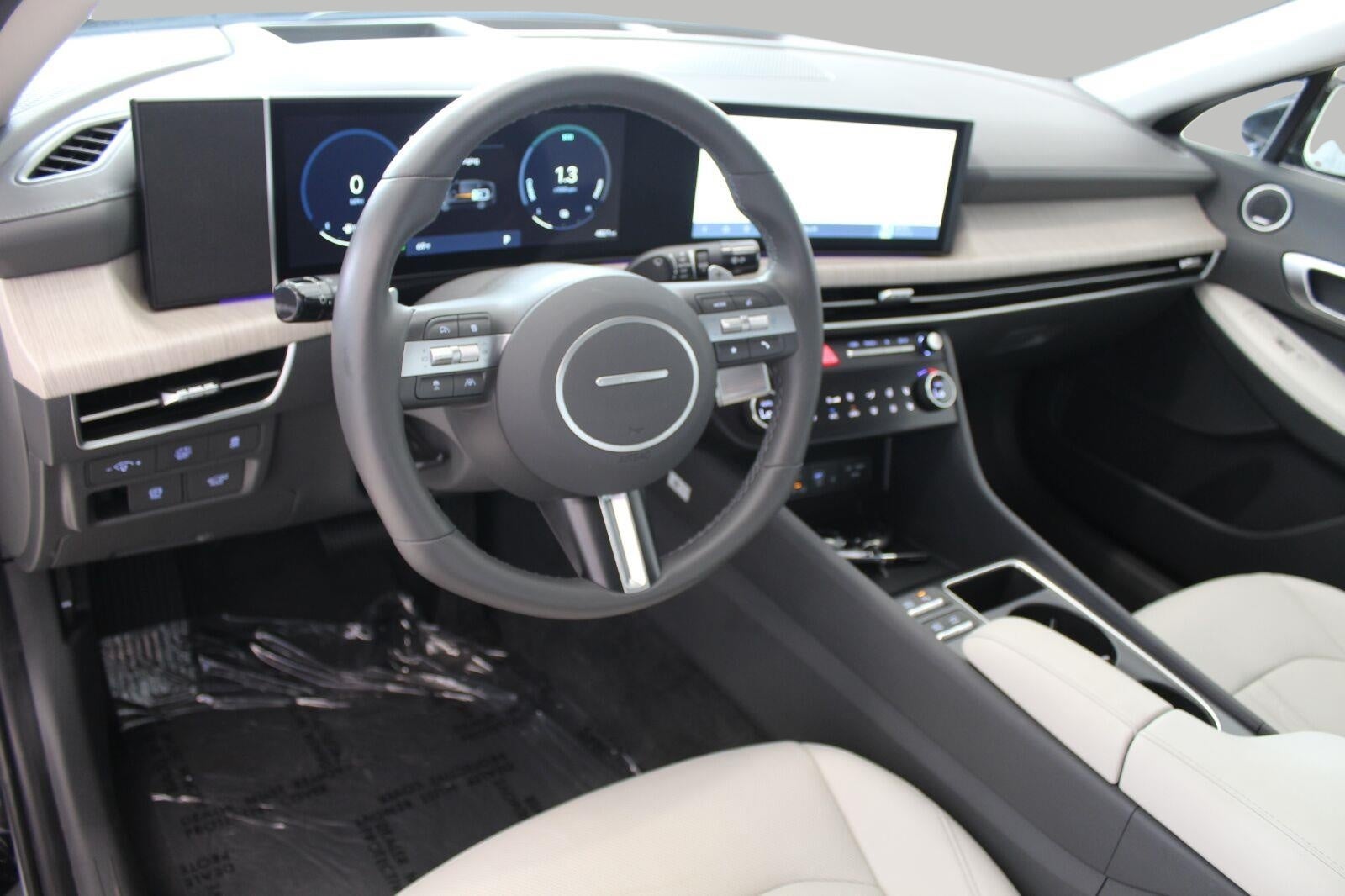 2025 Hyundai SONATA HYBRID Limited FWD