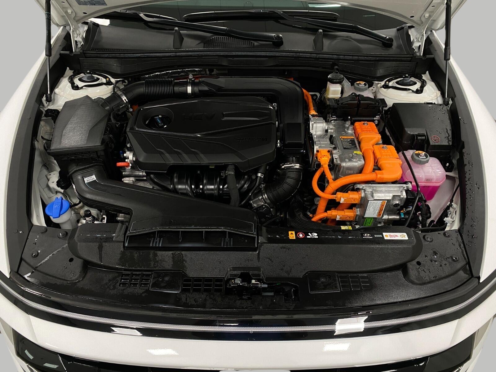 2025 Hyundai SONATA HYBRID Limited FWD