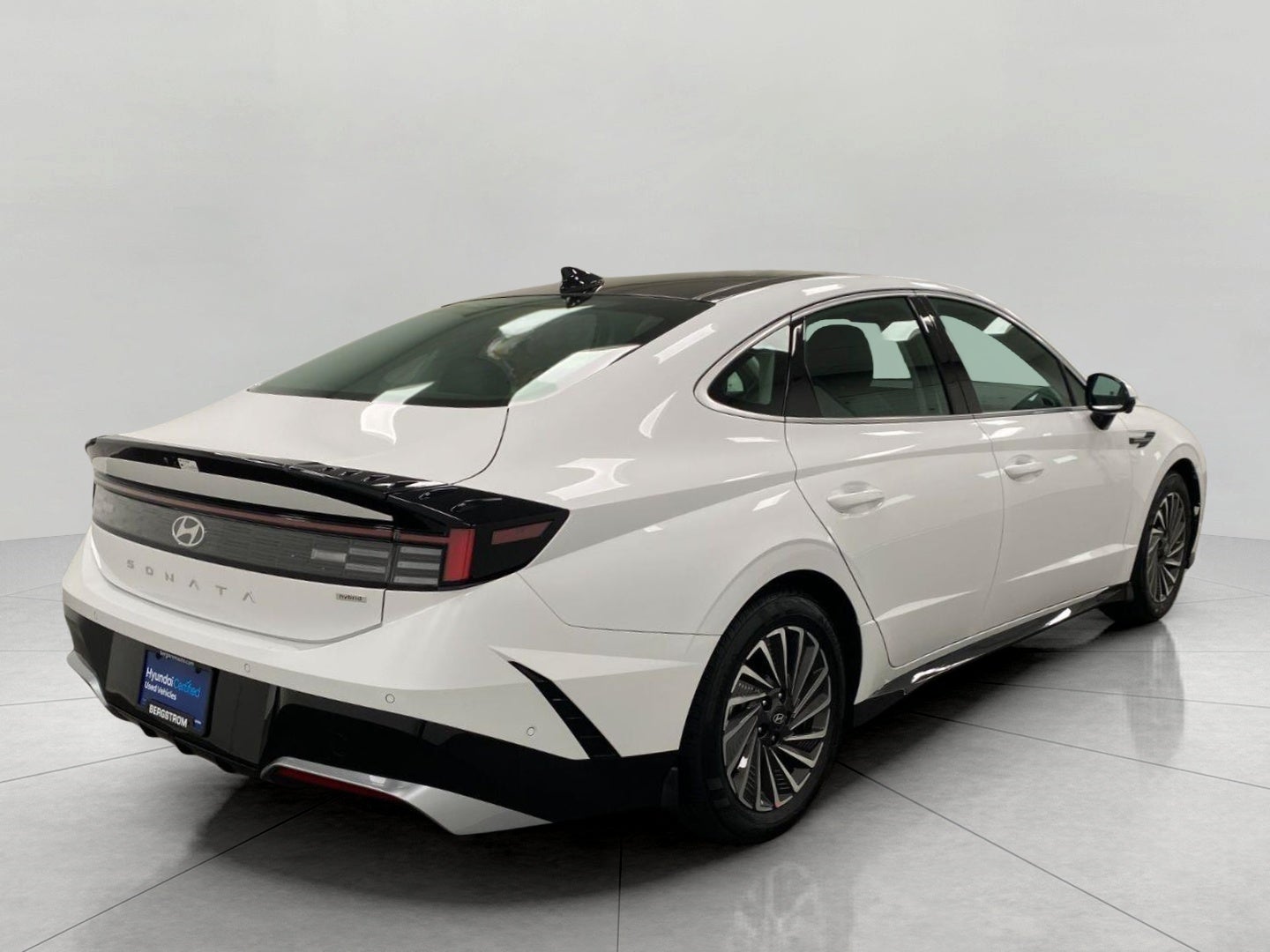 2025 Hyundai SONATA HYBRID Limited FWD