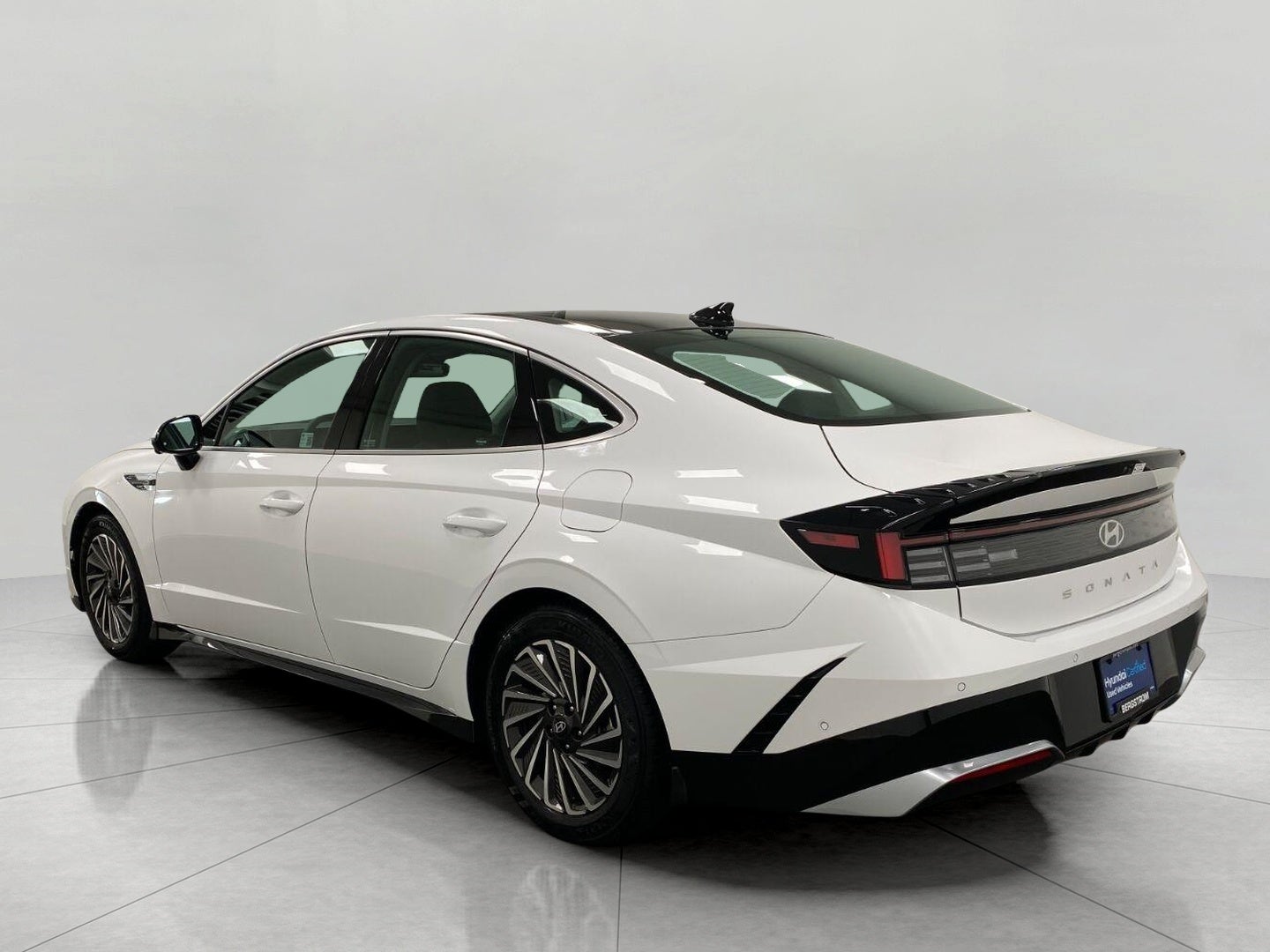 2025 Hyundai SONATA HYBRID Limited FWD