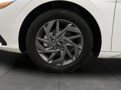 2024 Hyundai ELANTRA SEL IVT