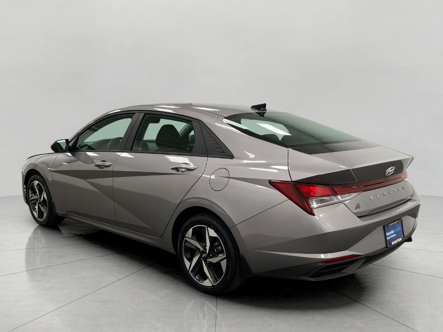 2023 Hyundai ELANTRA SEL IVT