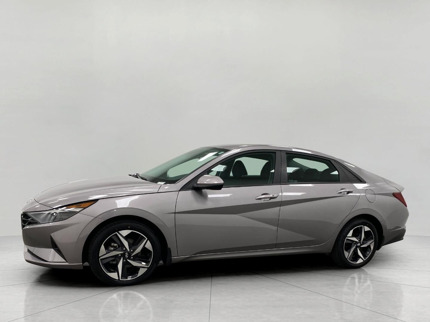 2023 Hyundai ELANTRA SEL IVT