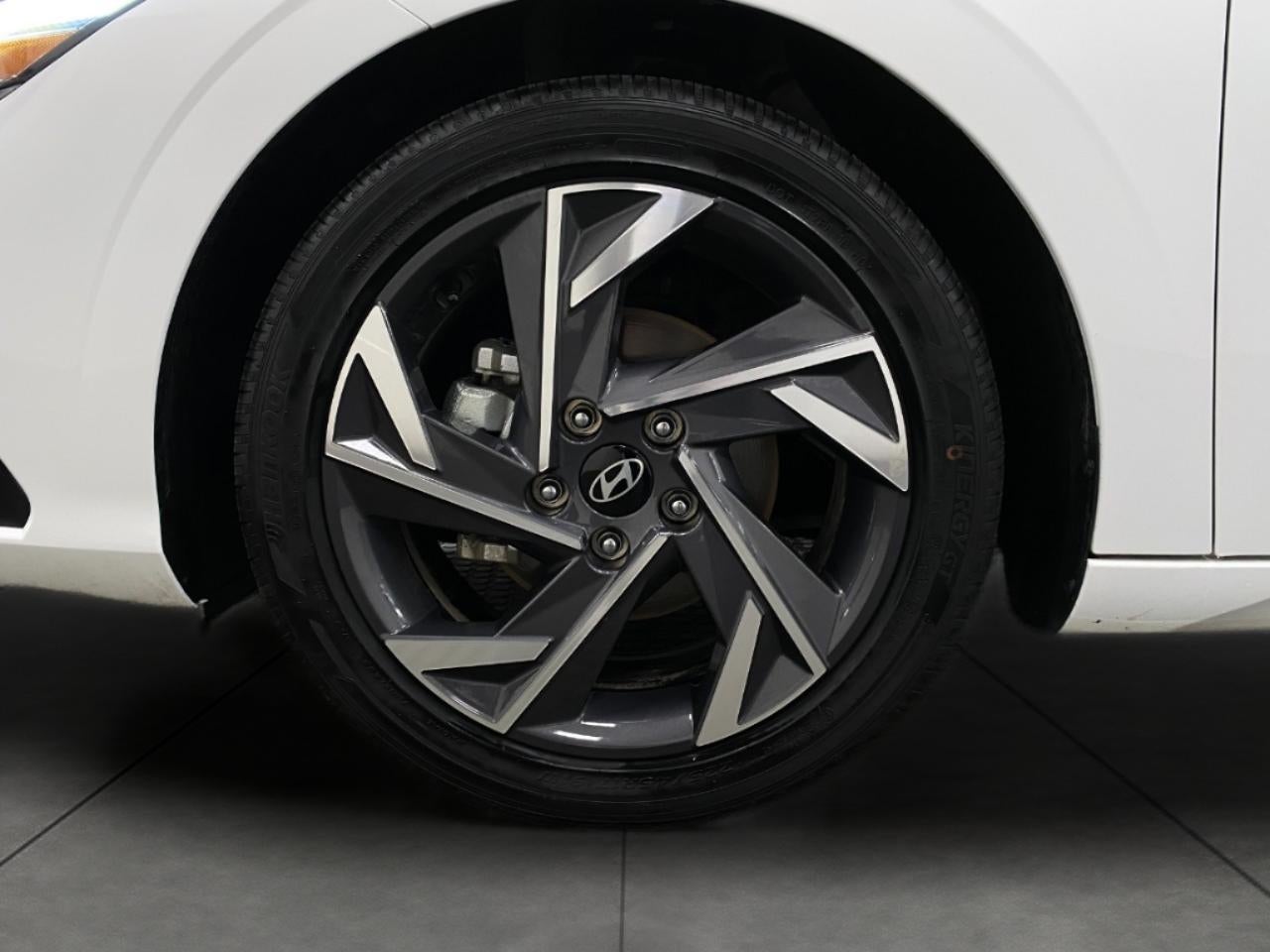 2025 Hyundai ELANTRA SEL Convenience IVT