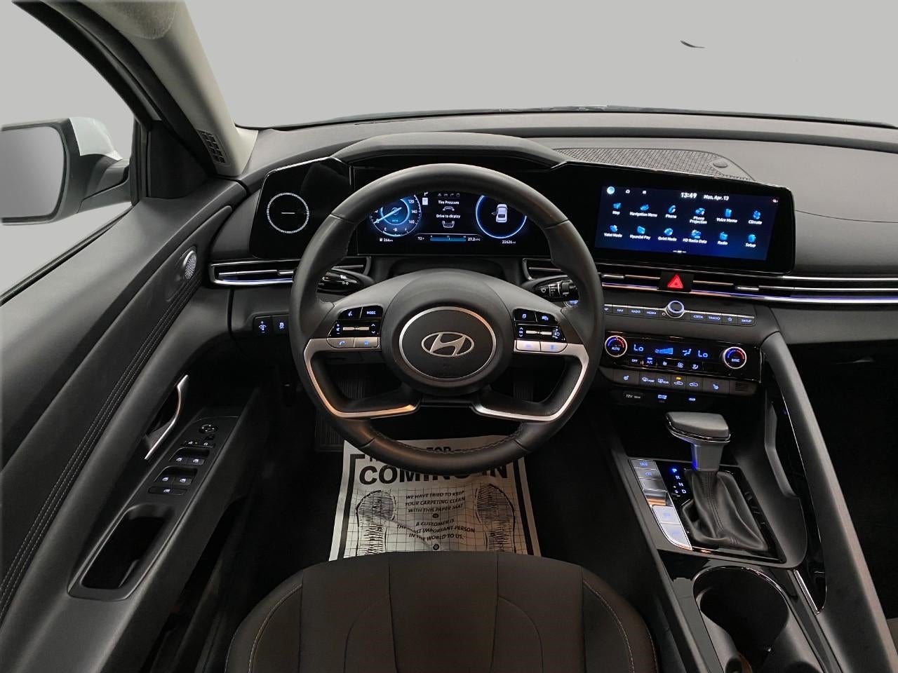2025 Hyundai ELANTRA SEL Convenience IVT