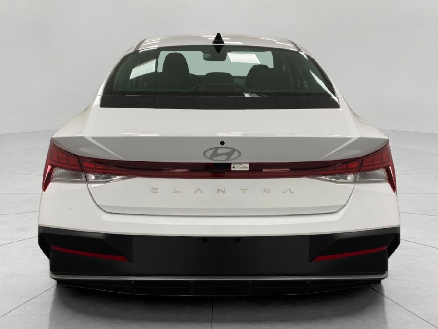 2025 Hyundai ELANTRA SEL Convenience IVT