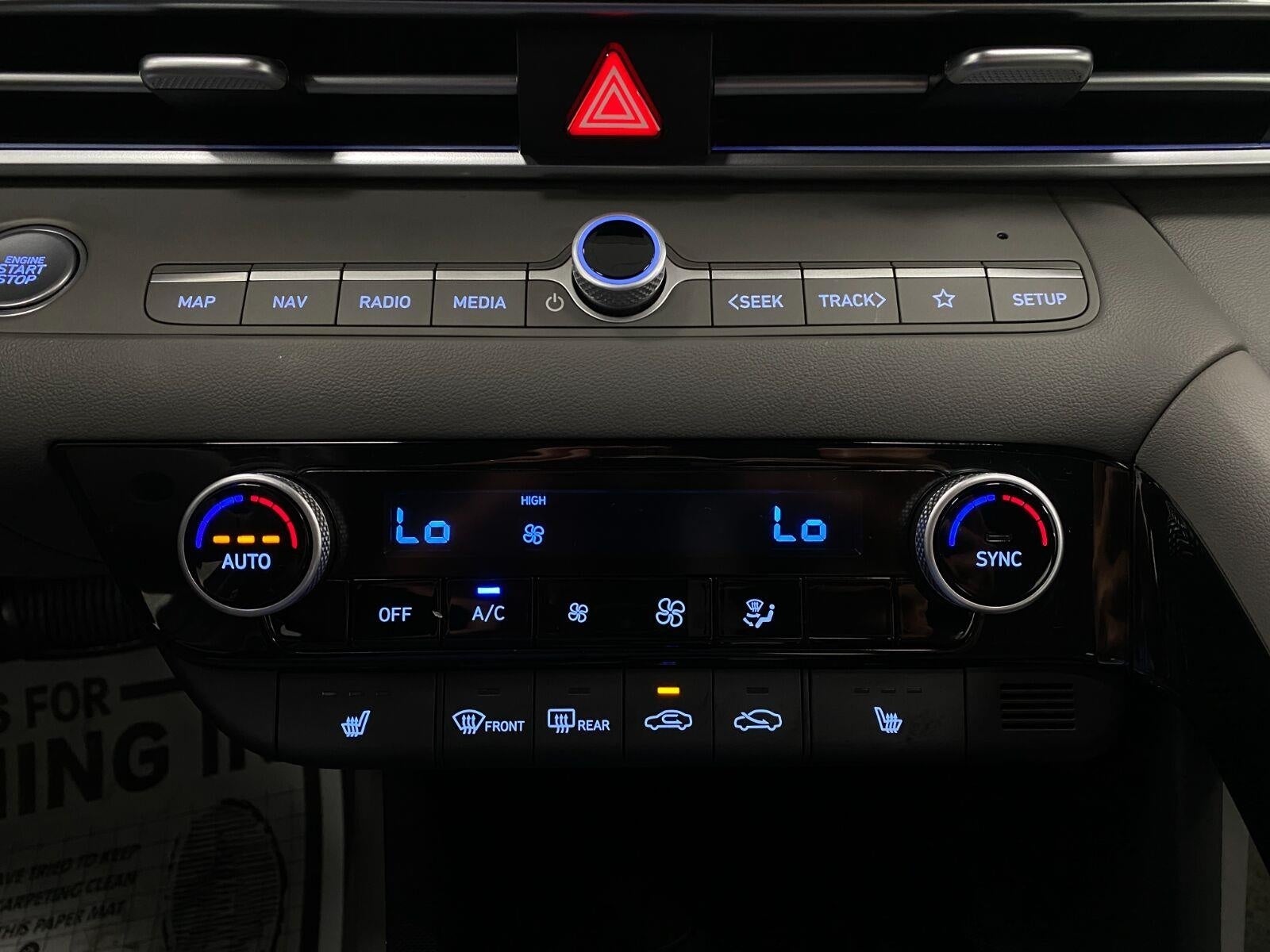 2025 Hyundai ELANTRA SEL Convenience IVT