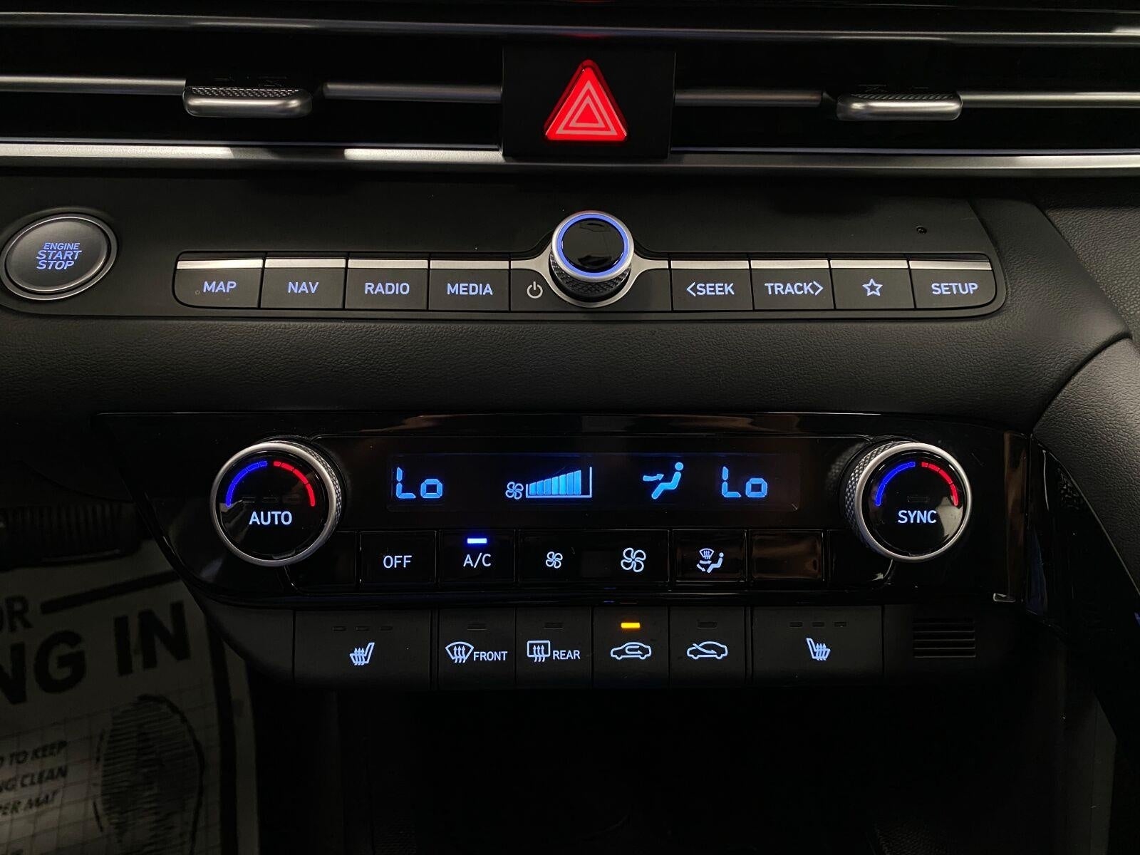 2025 Hyundai ELANTRA SEL Convenience IVT