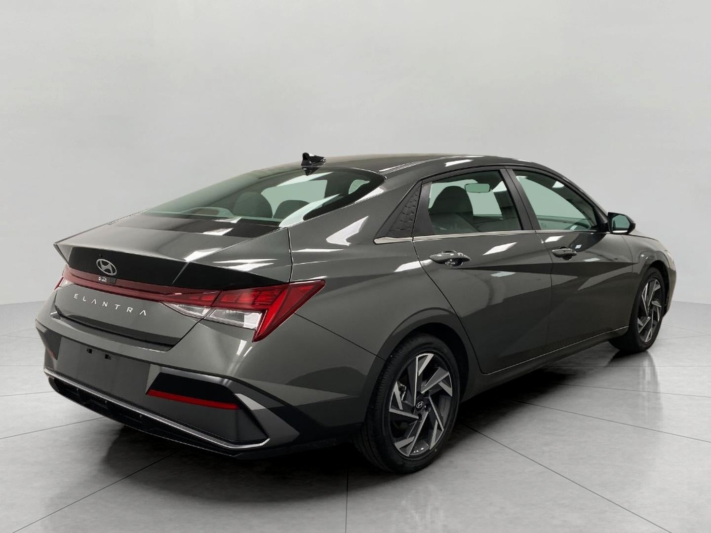 2025 Hyundai ELANTRA SEL Convenience IVT