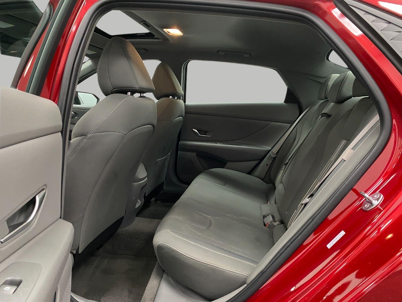 2025 Hyundai ELANTRA SEL Convenience IVT