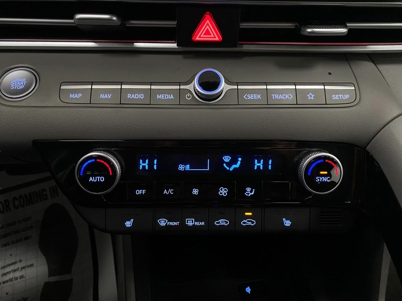 2025 Hyundai ELANTRA SEL Convenience IVT